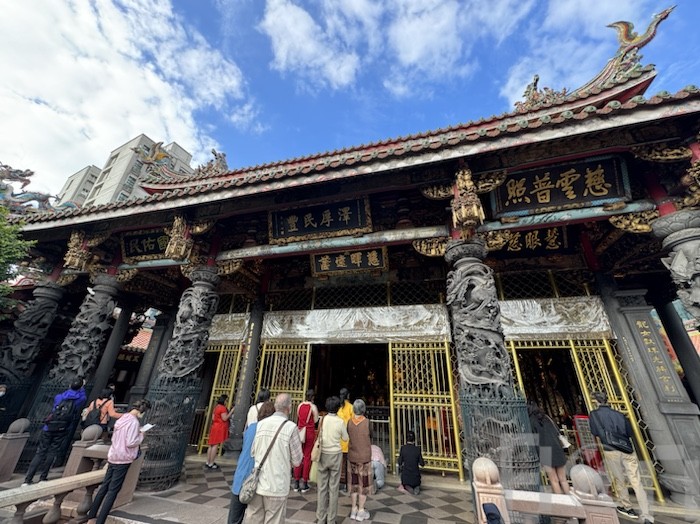 龍山寺 参拝者