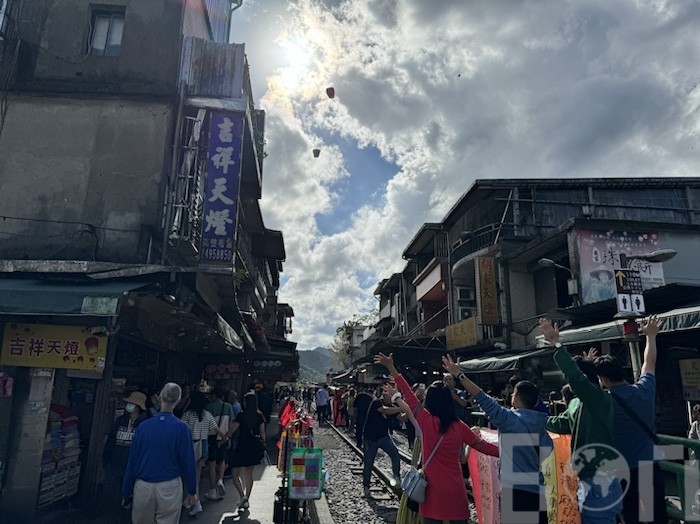 十份 天燈 空に飛ぶ瞬間