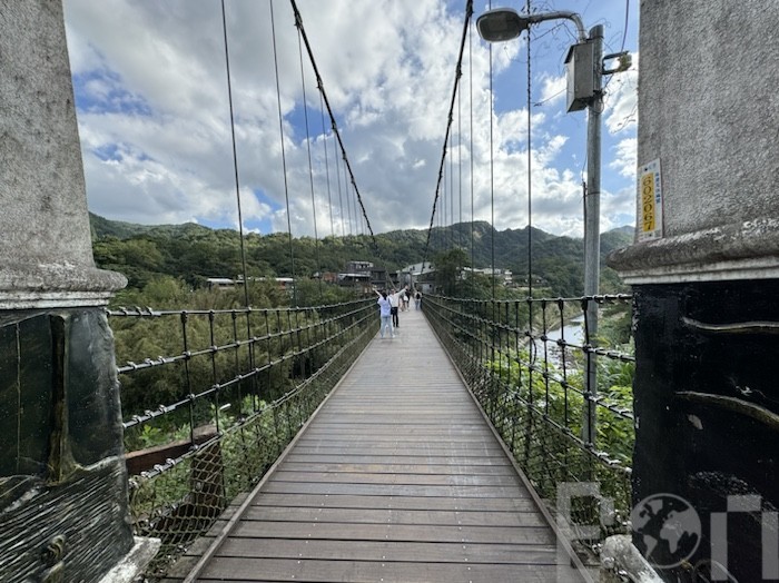 十份老街 線路沿い商店街