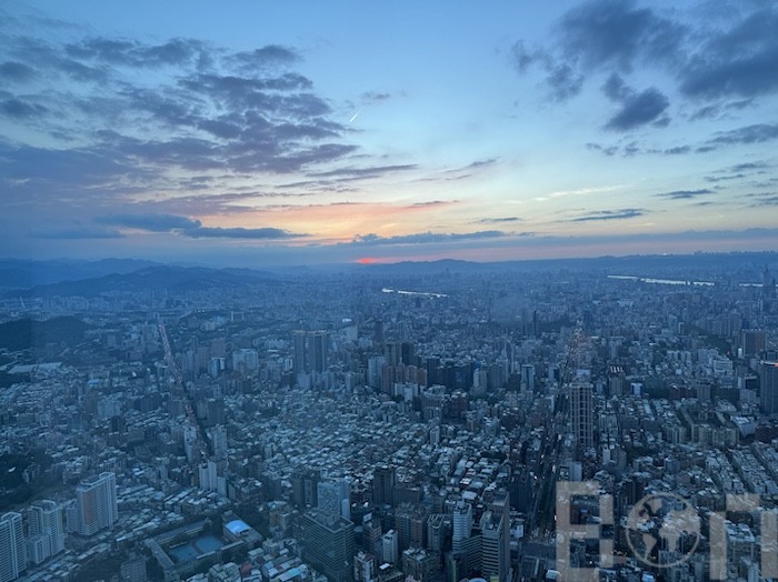 台北101 夜の台北市街地