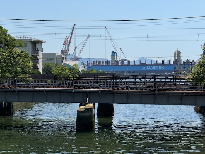 呉市内の戦艦大和デザインのマンホール
