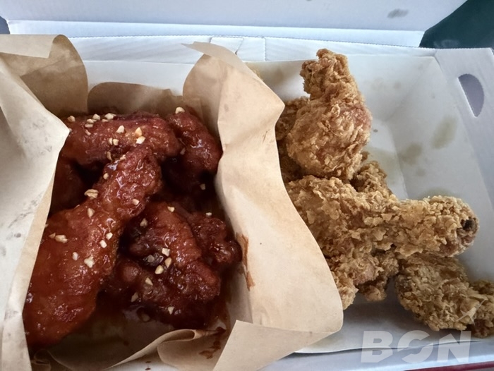 オリーブチキン ハーフアンドハーフのチキン