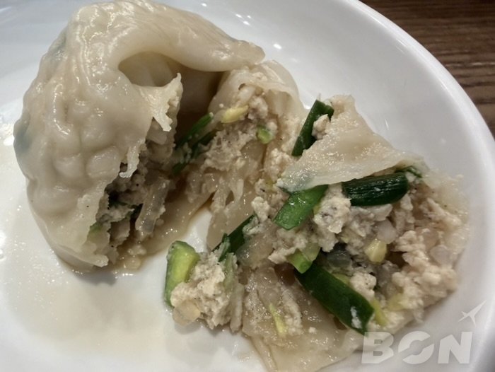 黄生家カルグクス 付け合わせのキムチ