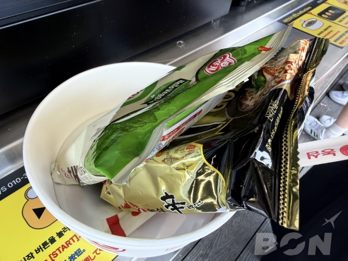 ハンガンラーメン 調理中