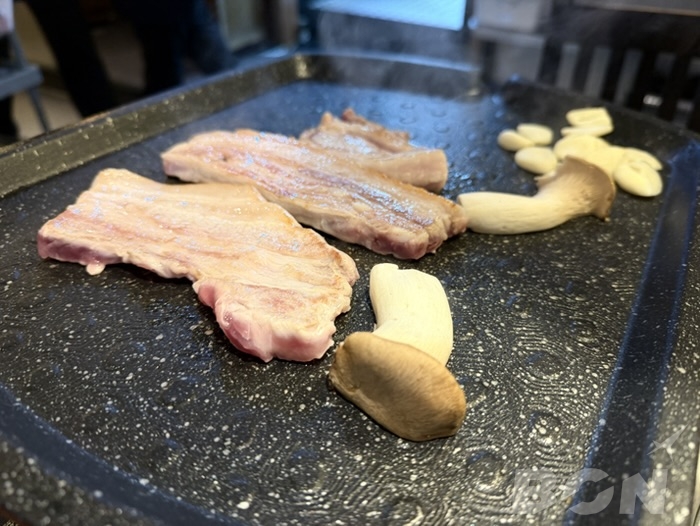 オウガ サムギョプサル 薬味各種