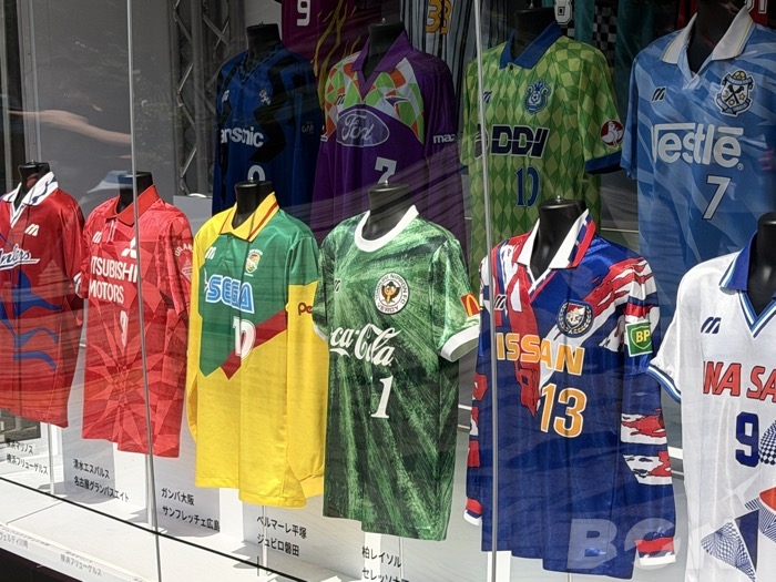 歴代ユニフォーム展示(1990年代のクラブユニフォーム)